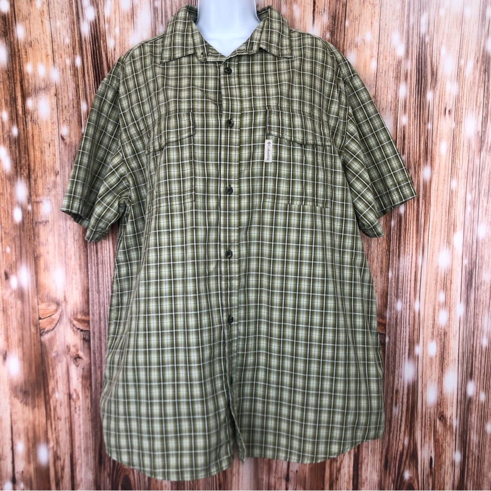 Columbia Omni-Shade Green Plaid Button Up Short Sleeve Top